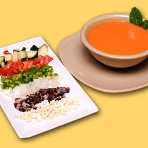Gazpacho con guarnición