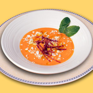 Salmorejo con huevo duro y jamón