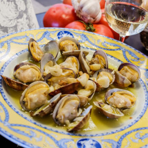 Almejas en salsa